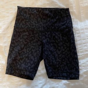 nwot lululemon wunder train 6"shorts (4)